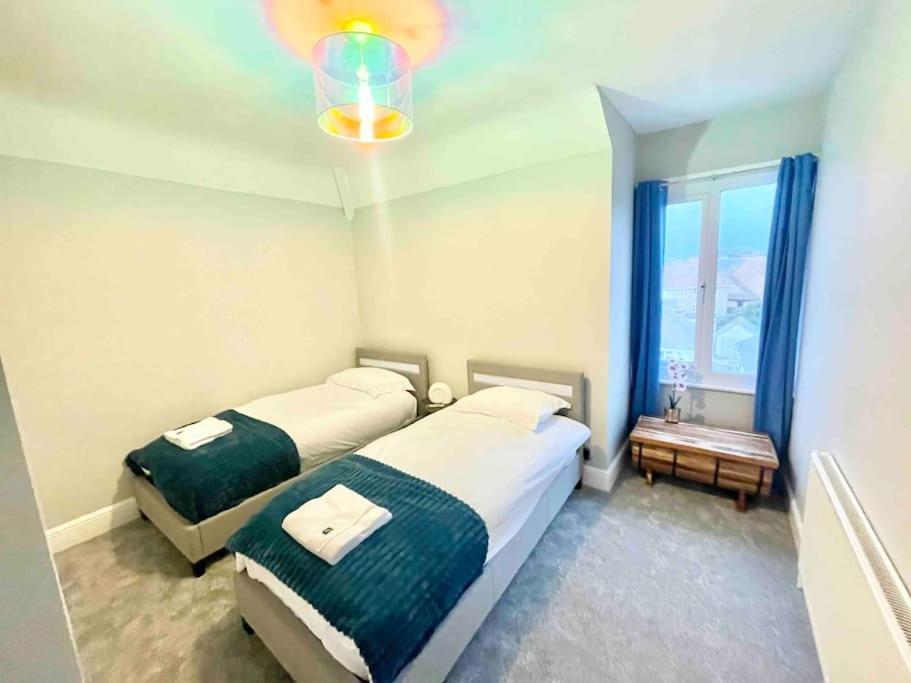 בורנמות' Coastline Retreats - Stunning Sea View Apartment, Netflix מראה חיצוני תמונה