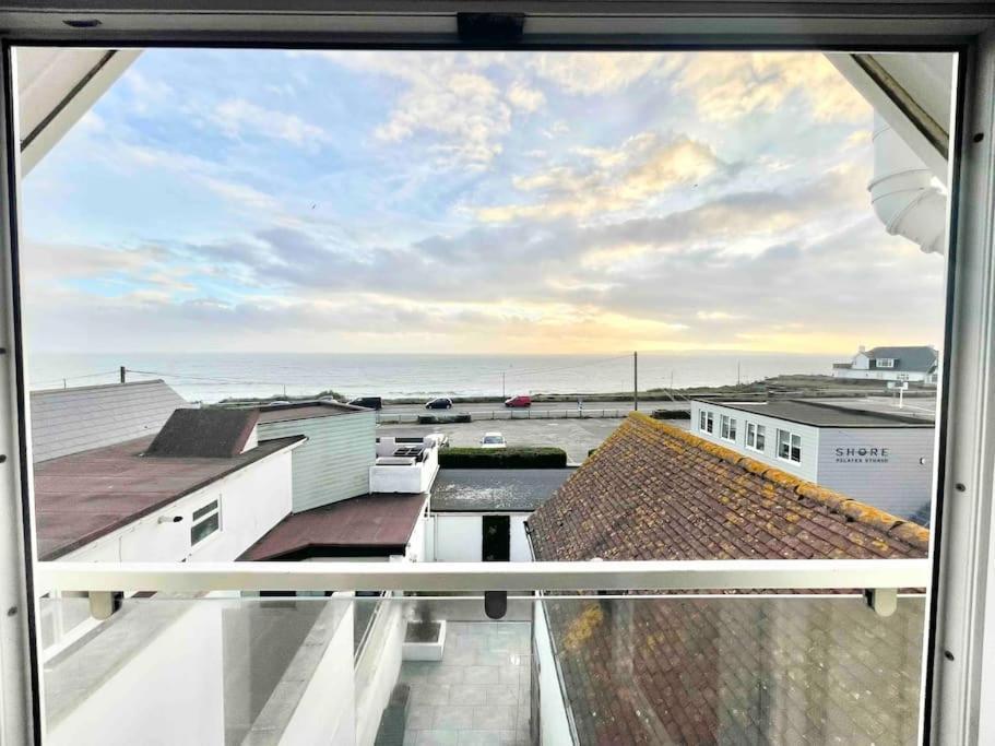 בורנמות' Coastline Retreats - Stunning Sea View Apartment, Netflix מראה חיצוני תמונה